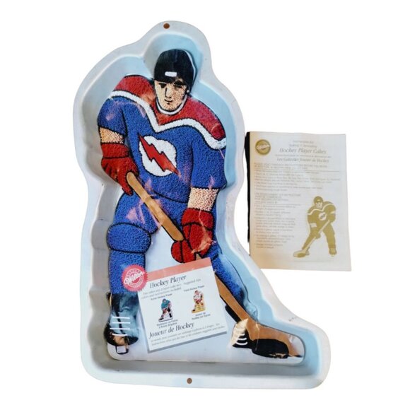 Wilton Hockey Player Cake Party Pan with Recipe Book Vintage 1998 - Picture 1 of 4
